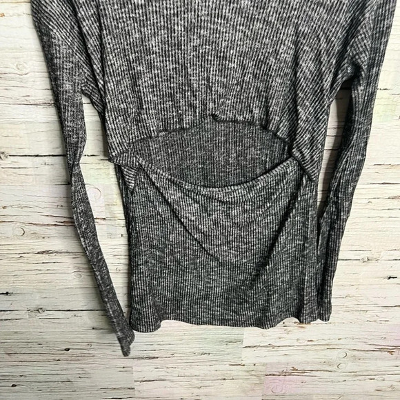 Rag  & bone gray long sleeve top open back size xs - Picture 7 of 9